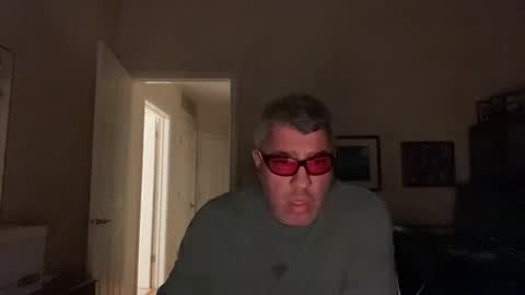 Chicago Guy online show from December 14, 7:40 am