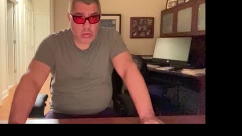 Chicago Guy online show from January 12, 6:42 am