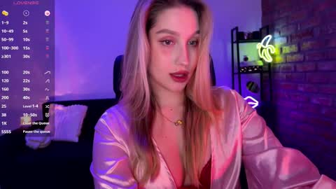Snapshot of shy_bee chatting on September 26, 11:57 pm Alice online show from September 26, 11:57 pm