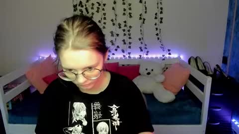 Snapshot of shy_elina01 chatting on October 14, 12:52 pm shy_elina01 online show from October 14, 12:52 pm