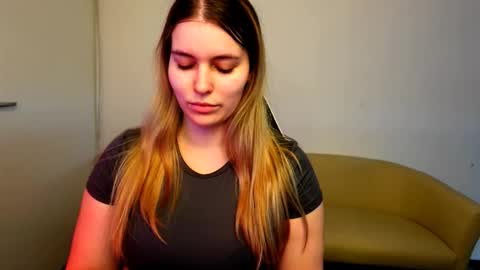 shy_nerd_babyy online show from October 26, 12:06 pm