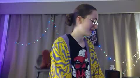 Shy Night Bat online show from April 4, 11:45 pm