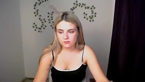 shy_sabrina_ online show from July 29, 1:44 pm