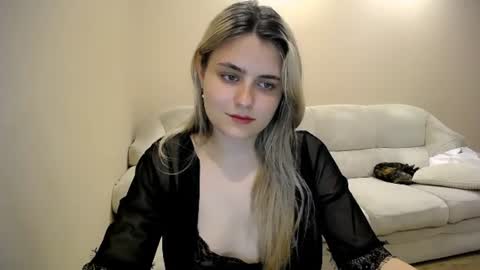 shy_sabrina_ online show from June 12, 9:03 pm