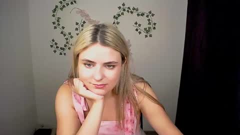 shy_sabrina_ online show from July 24, 3:31 pm
