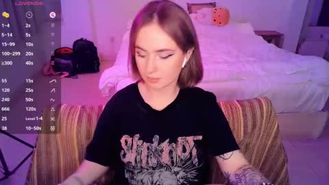 Snapshot of shyfoxxxy chatting on February 23, 4:46 pm Effie online show from February 23, 4:46 pm
