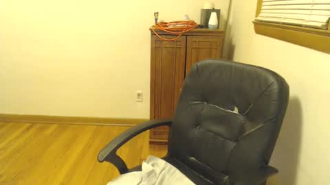 shyguy19755 online show from January 12, 3:28 am