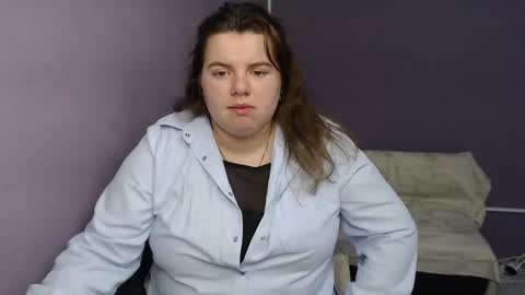 Snapshot of shyness_girl chatting on October 4, 10:35 am Bethany online show from October 4, 10:35 am