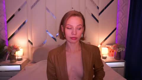 shyysiren online show from May 22, 7:15 am