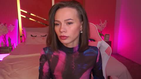 shyysiren online show from November 29, 8:33 am