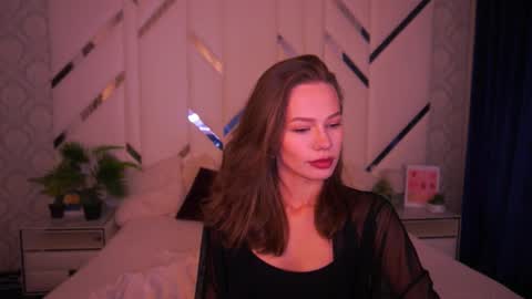 shyysiren online show from November 13, 8:17 am