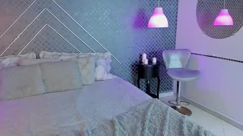 Sia online show from November 13, 8:00 pm