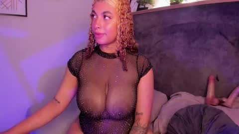 Snapshot of sienna_lux chatting on October 12, 1:48 pm sienna_lux online show from October 12, 1:48 pm