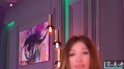 Sienna online show from December 4, 7:02 pm