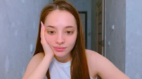 Sienna Mia online show from May 10, 12:00 pm