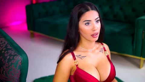 Snapshot of siennaruh chatting on October 10, 10:10 am Sienna online show from October 10, 10:10 am