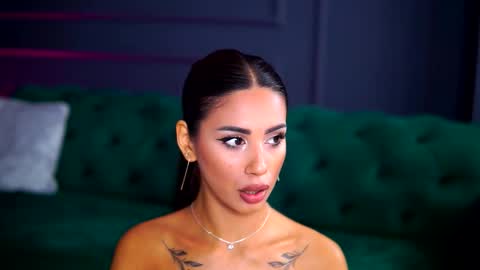 Snapshot of siennaruh chatting on September 20, 11:24 am Sienna online show from September 20, 11:24 am