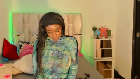 sierra_violet online show from December 7, 12:07 pm