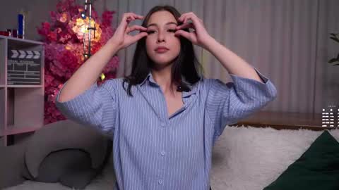 Eva  online show from September 24, 11:17 am