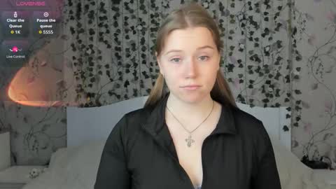 Chloe online show from November 26, 5:26 am