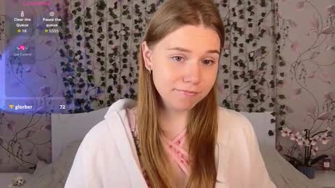 Chloe online show from October 6, 5:03 am