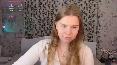 Chloe online show from October 14, 5:21 am