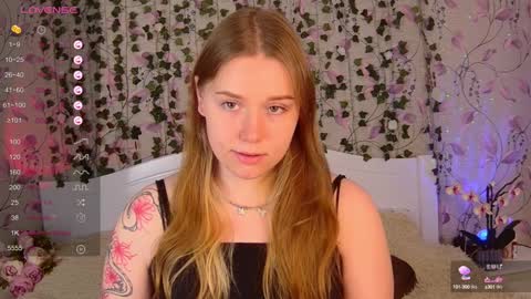 Chloe online show from February 6, 2:37 pm