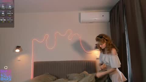 Call me Mia online show from October 8, 6:08 am