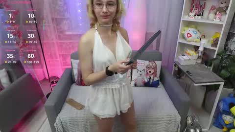 Snapshot of silva__tail chatting on October 2, 1:10 pm Silva online show from October 2, 1:10 pm