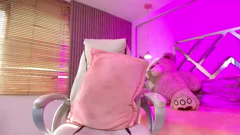 SIlvana  online show from December 19, 1:50 pm