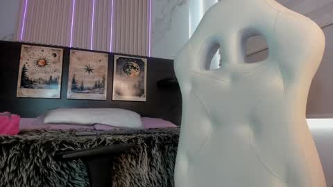 Snapshot of silvia_richiej chatting on January 21, 3:10 pm silvia online show from January 21, 3:10 pm