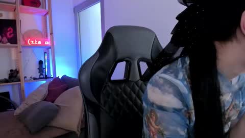 Wendy help me get get 69 likes  online show from November 3, 7:20 am