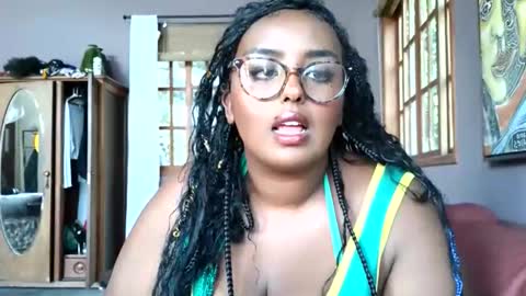 Simin Fox online show from April 3, 5:20 pm