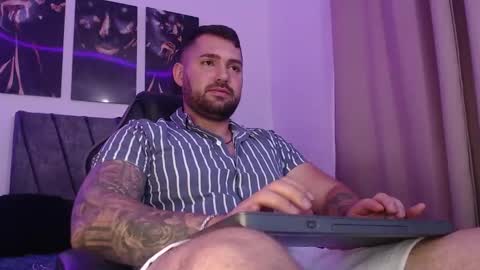 Simon online show from January 3, 9:57 pm