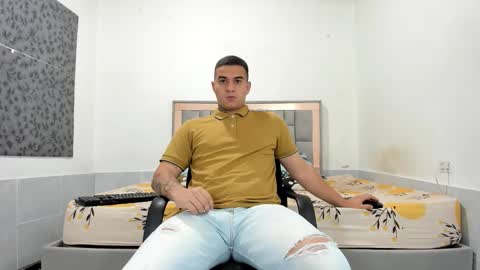 SIMON KELER online show from February 3, 11:25 am