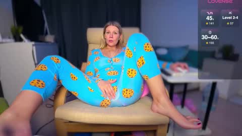 A present for me  online show from November 11, 3:09 am