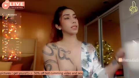     online show from December 13, 8:25 pm