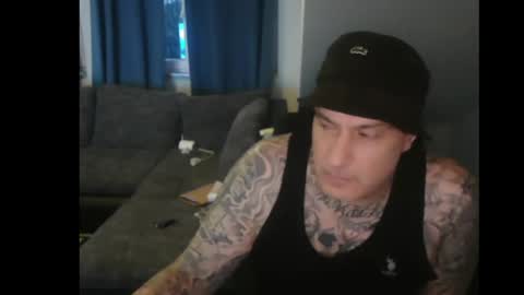 sinalco1975 online show from April 19, 4:13 am