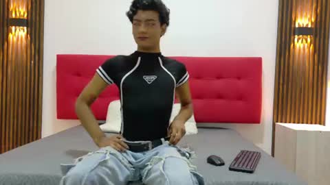   online show from June 9, 10:59 am