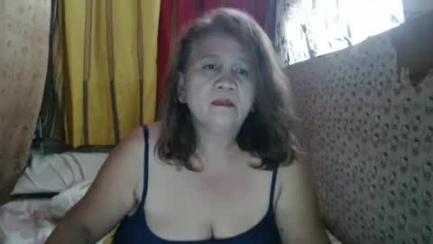 Snapshot of single_momma68 chatting on October 30, 5:52 am Single momma68 online show from October 30, 5:52 am