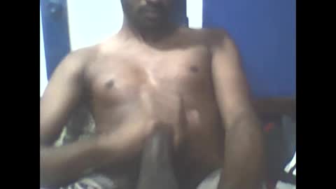 Snapshot of singletamilblackboy chatting on December 12, 5:37 pm singletamilblackboy online show from December 12, 5:37 pm