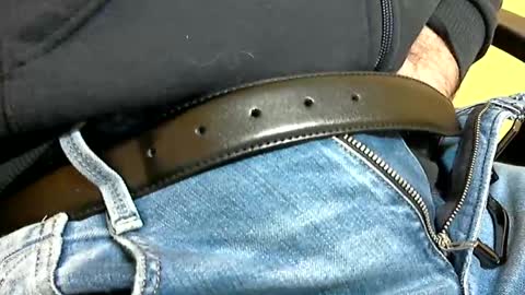 Snapshot of sinthesi chatting on December 8, 6:43 am Alex online show from December 8, 6:43 am