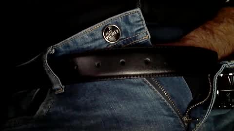 Snapshot of sinthesi chatting on December 31, 6:27 am Alex online show from December 31, 6:27 am