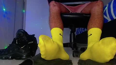 only foot                         worshipers here online show from February 25, 3:21 am