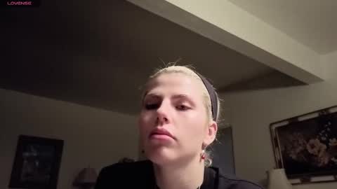 Snapshot of sirenitysirenx chatting on September 23, 1:32 am Sirenity online show from September 23, 1:32 am