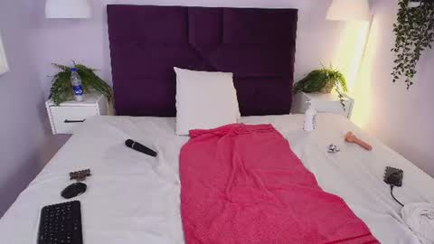 sirenyrouss online show from July 15, 8:57 pm