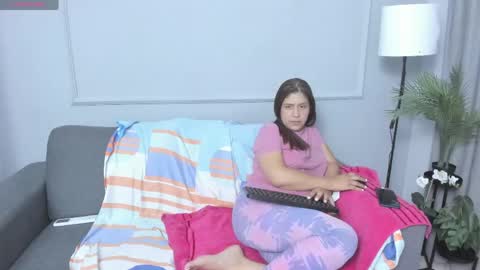 sirenyrouss online show from May 25, 12:17 am