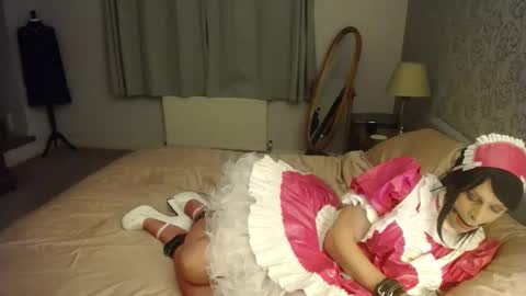 sissyjennymaid online show from October 19, 8:35 pm