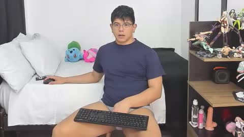 Siul Thompson online show from April 2, 1:24 am