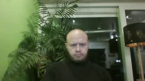 sixten19795 online show from December 15, 6:20 am